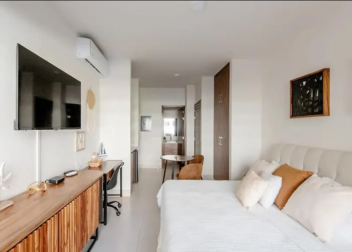 Apartamento Loft Con Balcón Privado, Estacionamiento Gratis - Un Oasis En Cabos Cabo San Lucas