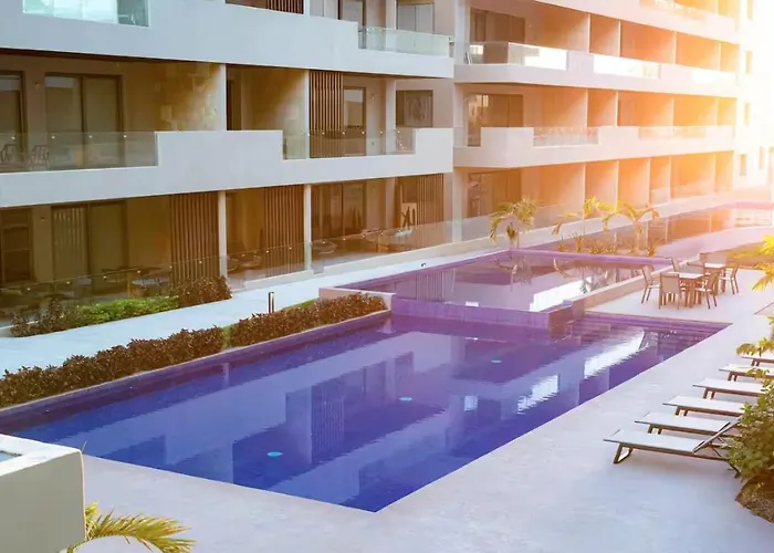Apartamento Loft Con Balcón Privado, Estacionamiento Gratis - Un Oasis En Cabos Cabo San Lucas